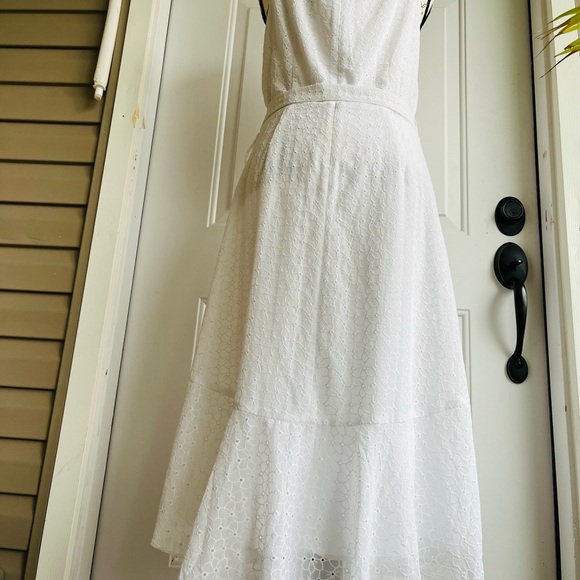 WHBM $100 Elegent  White Sleeveless Eyelet Wrap Dress - Picture 7 of 9